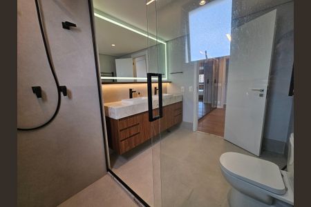 Apartamento à venda com 166m², 3 quartos e 2 vagas Apartamento à venda com 166m², 3 quartos e 2 vagasBanheiro da Suíte 1