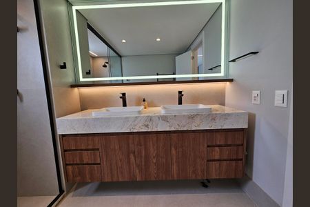 Apartamento à venda com 166m², 3 quartos e 2 vagas Apartamento à venda com 166m², 3 quartos e 2 vagasBanheiro da Suíte 1