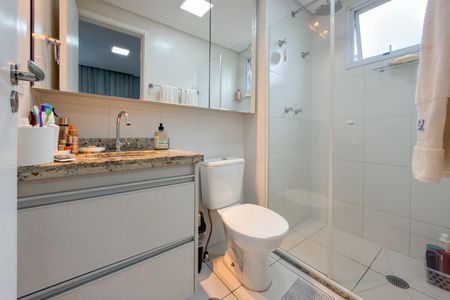 Apartamento à venda com 84m², 3 quartos e 2 vagas Apartamento à venda com 84m², 3 quartos e 2 vagasBanheiro da Suíte