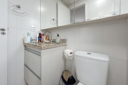 Apartamento à venda com 84m², 3 quartos e 2 vagas Apartamento à venda com 84m², 3 quartos e 2 vagasBanheiro da Suíte