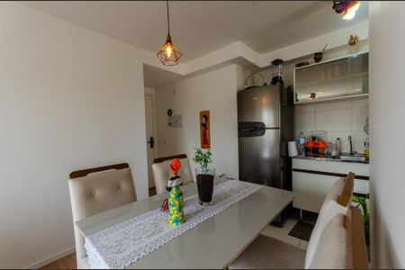 Sala de apartamento para alugar com 2 quartos, 46m² em Vila Zat, São Paulo