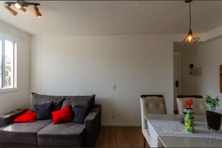 Sala de apartamento para alugar com 2 quartos, 46m² em Vila Zat, São Paulo