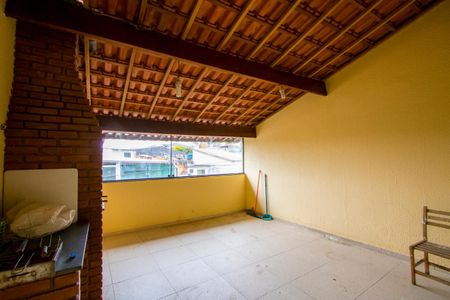 Casa para alugar com 150m², 2 quartos e 2 vagas Casa para alugar com 150m², 2 quartos e 2 vagasÁrea comum - Churrasqueira