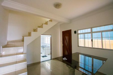 Casa para alugar com 150m², 2 quartos e 2 vagas Casa para alugar com 150m², 2 quartos e 2 vagasSala 2