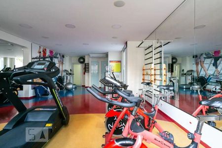 Apartamento à venda com 137m², 3 quartos e 1 vaga Apartamento à venda com 137m², 3 quartos e 1 vagaÁrea comum - Academia