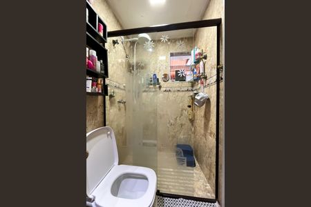 Apartamento à venda com 137m², 3 quartos e 1 vaga Apartamento à venda com 137m², 3 quartos e 1 vagaBanheiro da Suíte