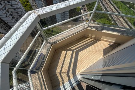 Apartamento à venda com 137m², 3 quartos e 1 vaga Apartamento à venda com 137m², 3 quartos e 1 vagaSacada do quarto 2