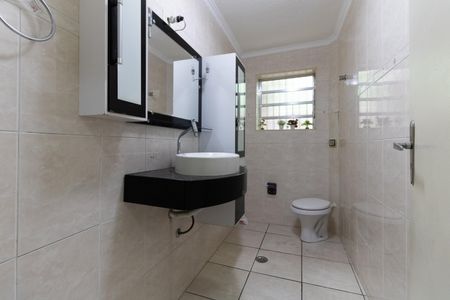 Casa à venda com 109m², 4 quartos e 2 vagas Casa à venda com 109m², 4 quartos e 2 vagasBanheiro 2