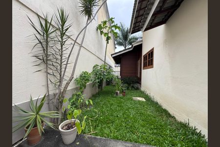 Casa de condomínio à venda com 100m², 2 quartos e 3 vagasÁrea externa
