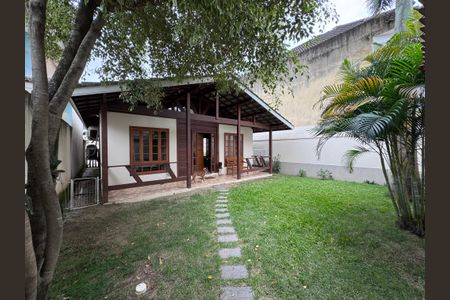 Casa de condomínio à venda com 100m², 2 quartos e 3 vagasÁrea externa