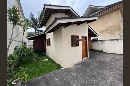 Casa de condomínio à venda com 100m², 2 quartos e 3 vagasÁrea externa