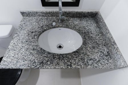 Apartamento à venda com 36m², 2 quartos e sem vaga Apartamento à venda com 36m², 2 quartos e sem vagaBanheiro