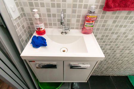 Banheiro Social de casa para alugar com 1 quarto, 30m² em Vila Alpina, São Paulo