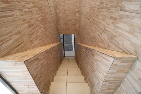 Casa para alugar com 300m², 7 quartos e 4 vagasEscada