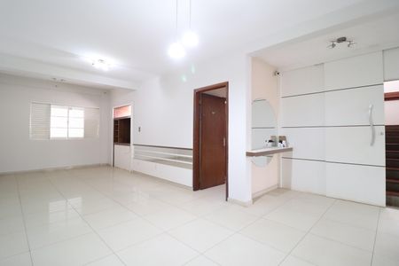 Sala  de casa para alugar com 7 quartos, 300m² em Lídice, Uberlândia