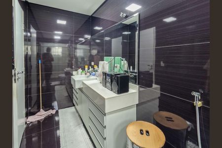 Casa à venda com 250m², 3 quartos e 2 vagas