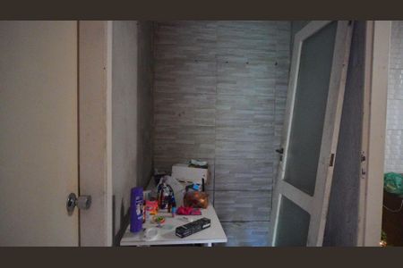 Closet da suite  de casa para alugar com 2 quartos, 141m² em Aberta dos Morros, Porto Alegre