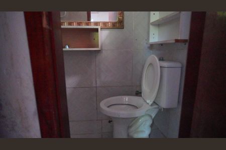 Casa para alugar com 141m², 2 quartos e 20 vagasBanheiro social 