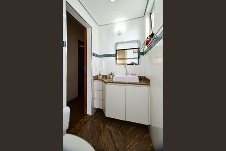 Apartamento à venda com 90m², 4 quartos e 1 vaga Apartamento à venda com 90m², 4 quartos e 1 vagaBanheiro Social