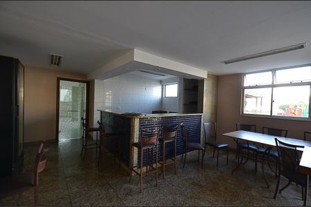 Apartamento à venda com 90m², 4 quartos e 1 vaga Apartamento à venda com 90m², 4 quartos e 1 vagaÁrea comum - Salão de festas