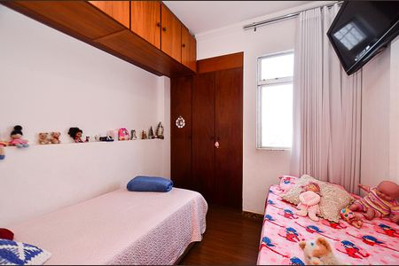Apartamento à venda com 90m², 4 quartos e 1 vaga Apartamento à venda com 90m², 4 quartos e 1 vagaQuarto 1