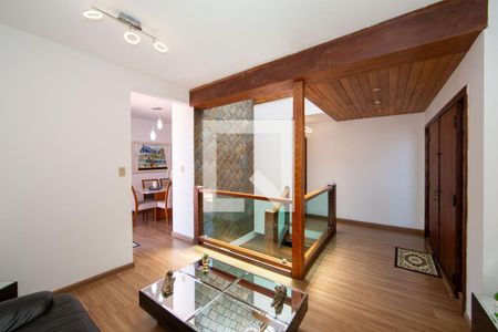 Casa à venda com 530m², 8 quartos e 3 vagas