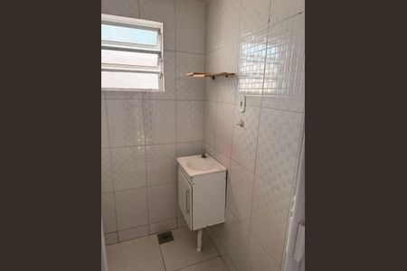 Banheiro Social de casa para alugar com 1 quarto, 43m² em Anchieta, Nilópolis