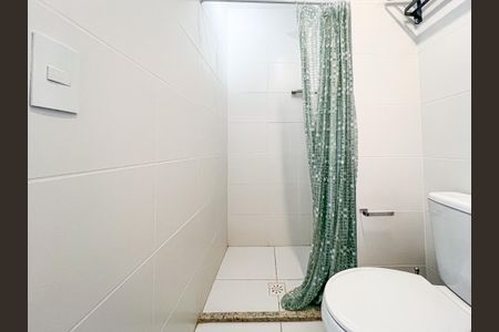 Apartamento para alugar com 24m², 1 quarto e sem vaga Apartamento para alugar com 24m², 1 quarto e sem vagaBanheiro da Suíte