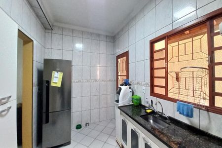 Casa à venda com 250m², 3 quartos e 2 vagasCozinha 