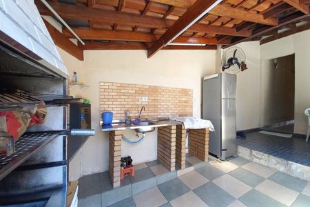 Casa à venda com 250m², 3 quartos e 2 vagasÁrea comum - Churrasqueira