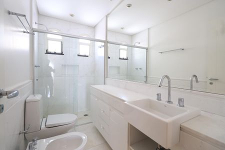 Apartamento à venda com 280m², 4 quartos e 4 vagasBanheiro Social