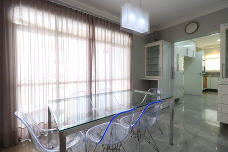 Apartamento à venda com 280m², 4 quartos e 4 vagasCopa