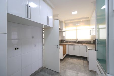 Apartamento à venda com 280m², 4 quartos e 4 vagasCozinha