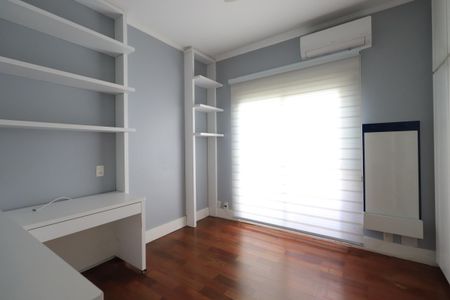 Apartamento à venda com 280m², 4 quartos e 4 vagasQuarto 