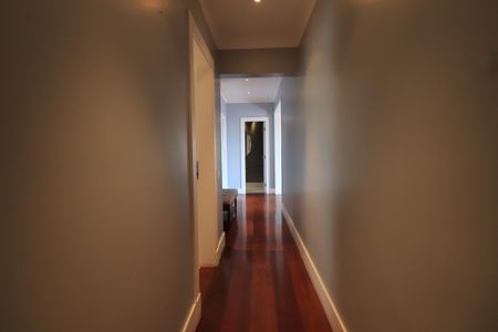 Apartamento à venda com 280m², 4 quartos e 4 vagasCorredor