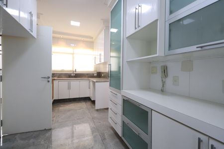 Apartamento à venda com 280m², 4 quartos e 4 vagasCozinha