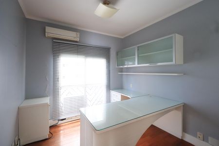 Apartamento à venda com 280m², 4 quartos e 4 vagasQuarto 2