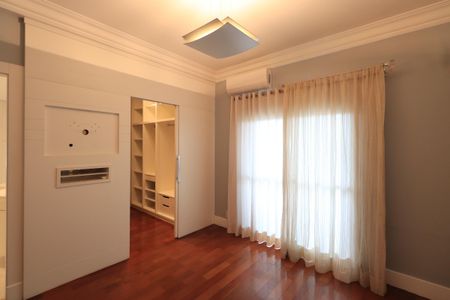 Apartamento à venda com 280m², 4 quartos e 4 vagasSuíte 2