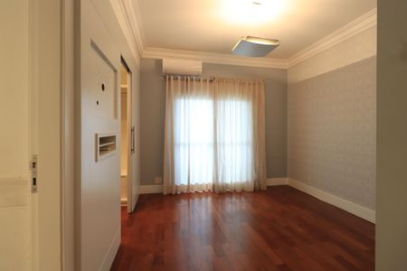 Apartamento à venda com 280m², 4 quartos e 4 vagasSuíte 2