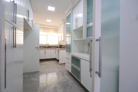 Apartamento à venda com 280m², 4 quartos e 4 vagasCozinha