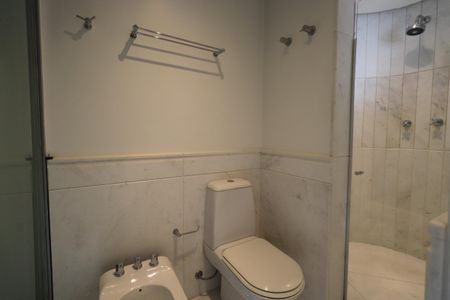 Apartamento à venda com 280m², 4 quartos e 4 vagasBanheiro da Suíte 2