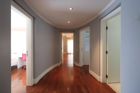 Apartamento à venda com 280m², 4 quartos e 4 vagasCorredor