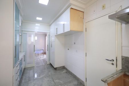 Apartamento à venda com 280m², 4 quartos e 4 vagasCozinha