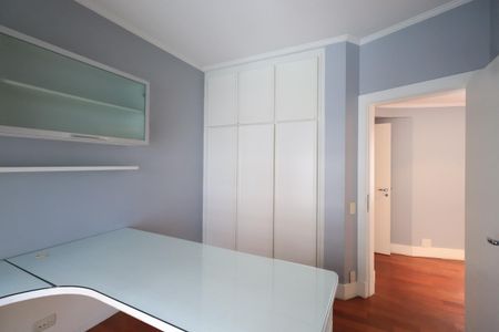 Apartamento à venda com 280m², 4 quartos e 4 vagasQuarto 2