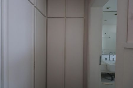 Apartamento à venda com 280m², 4 quartos e 4 vagasBanheiro da suíte