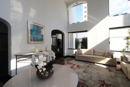 Apartamento à venda com 280m², 4 quartos e 4 vagasHall social