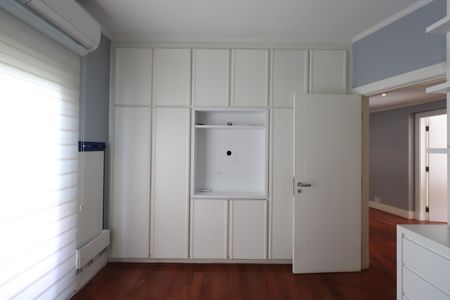 Apartamento à venda com 280m², 4 quartos e 4 vagasQuarto 