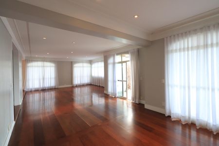 Apartamento à venda com 280m², 4 quartos e 4 vagasSala