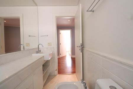Apartamento à venda com 280m², 4 quartos e 4 vagasBanheiro Social