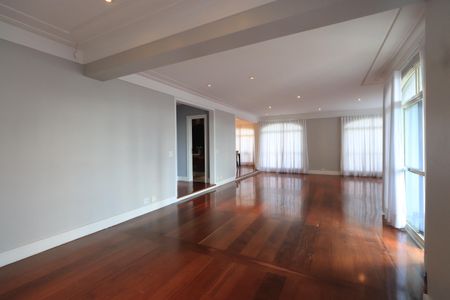 Apartamento à venda com 280m², 4 quartos e 4 vagasSala